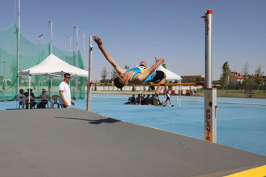 konyada-atletizm-musabakalari-basladi-002.jpg