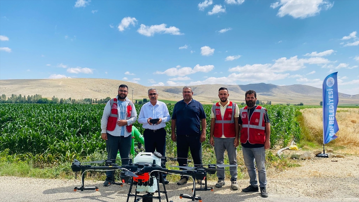 konyada-ekili-alanlar-dron-ile-ilaclaniyor.jpg