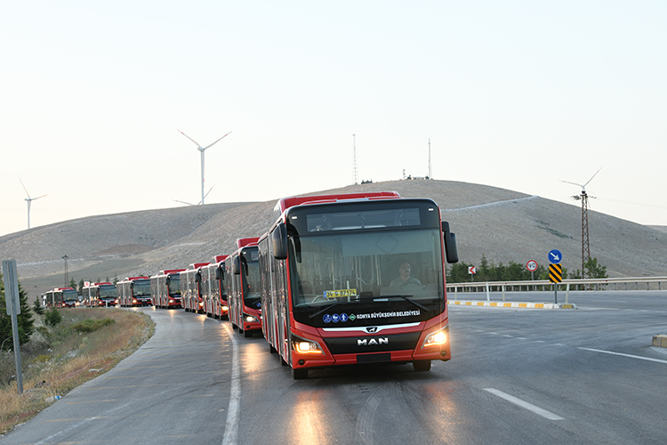 konya-buyuksehirin-arac-filosu-genisliyor-yeni-otobusler-kente-ulasti-003.jpg