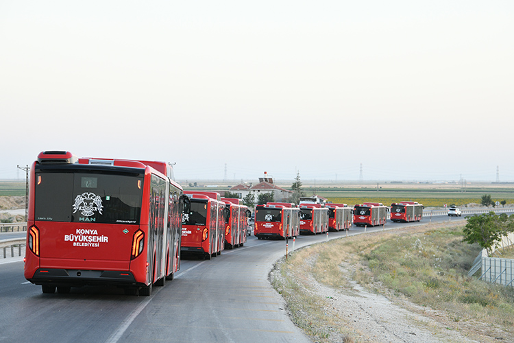 konya-buyuksehirin-arac-filosu-genisliyor-yeni-otobusler-kente-ulasti.jpg