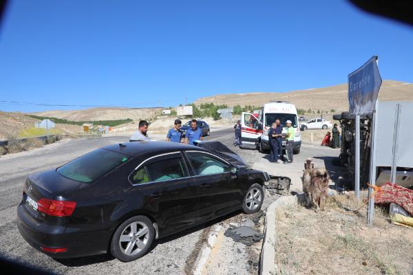 tarim-iscilerini-tasiyan-minibus-ile-otomobil-carpisti-9-yarali.jpg