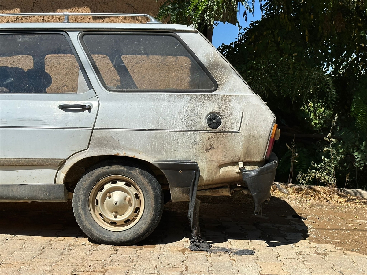 konyada-otomobiller-kundaklandi-1-arac-kullanilamaz-hale-geldi-001.jpg