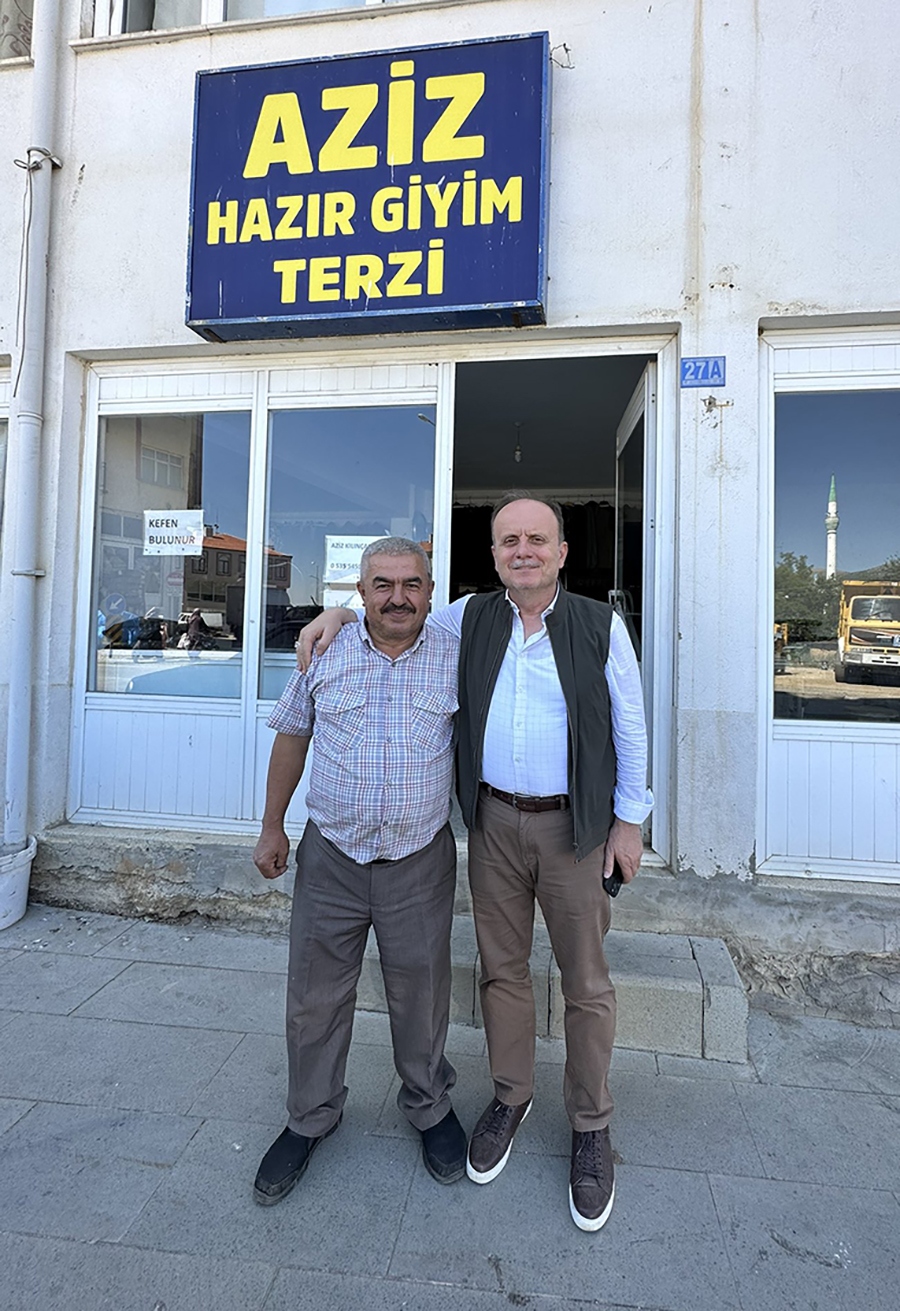 konyali-terzi-aziz-ile-baskan-aziz-telefonda-gorustu.jpg