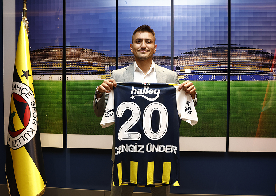 cengiz-under-resmen-fenerbahcede.jpg