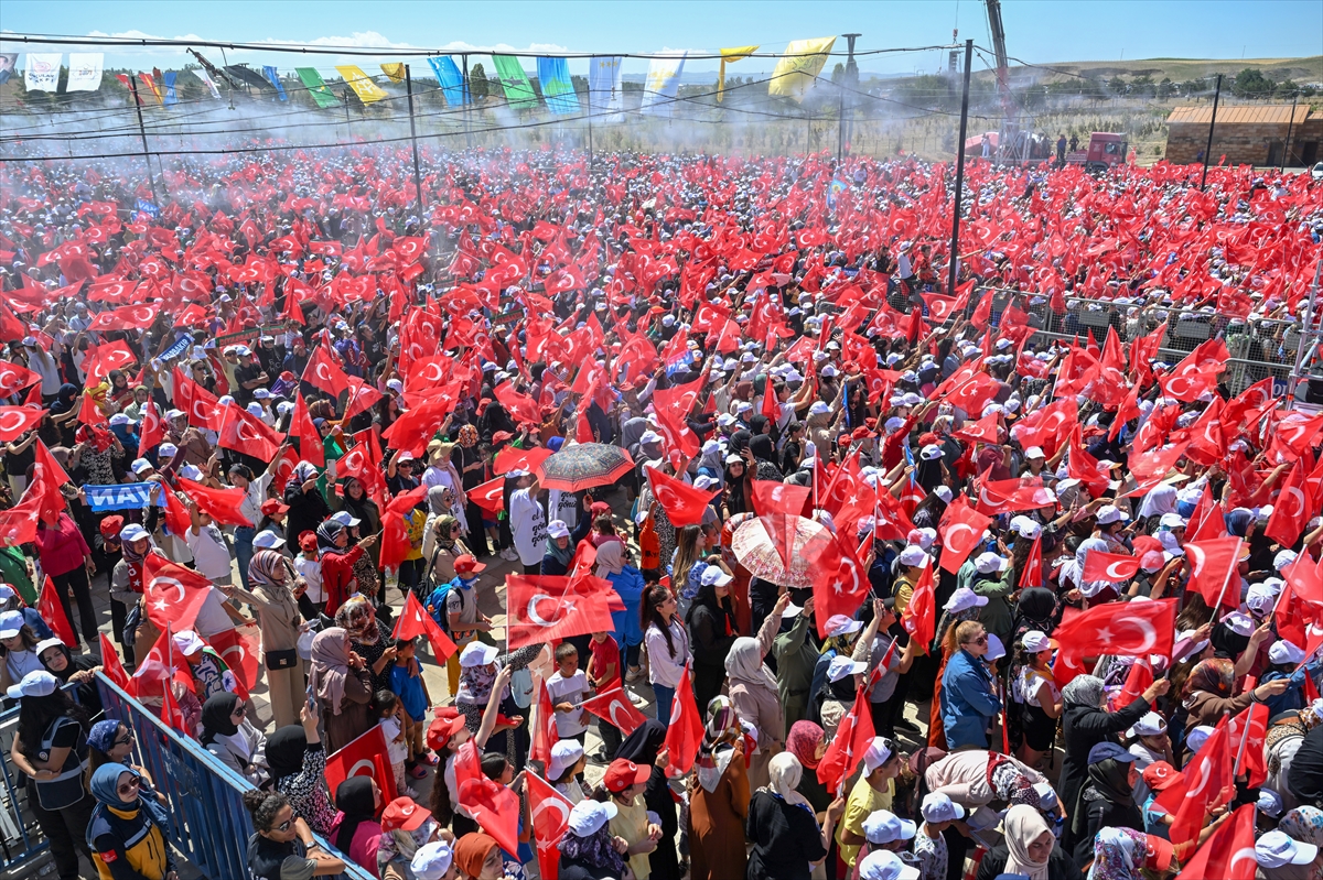 cumhurbaskani-erdogan-malazgirt-konyanin-da-buyuk-kardesidir-001.jpg