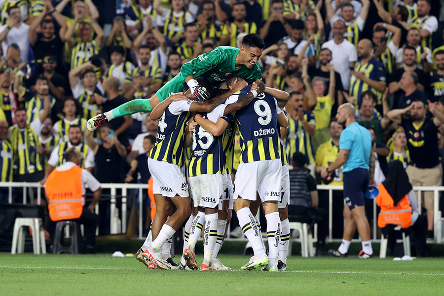 fenerbahce-avrupada-rakiplerine-gol-yagdirdi-001.jpg