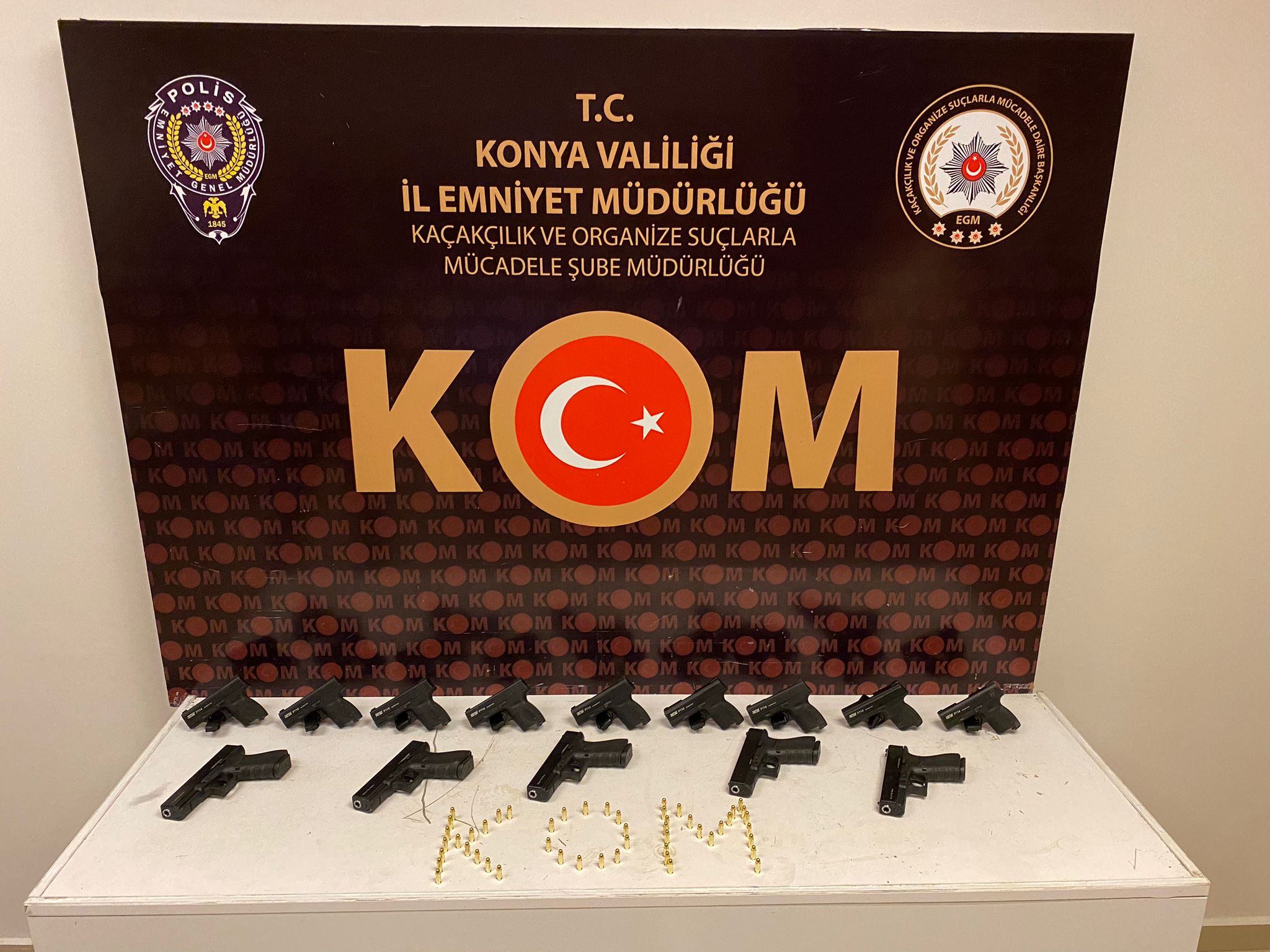 konyada-silahlarin-zulalandigi-yer-polisi-bile-saskina-cevirdi.jpg