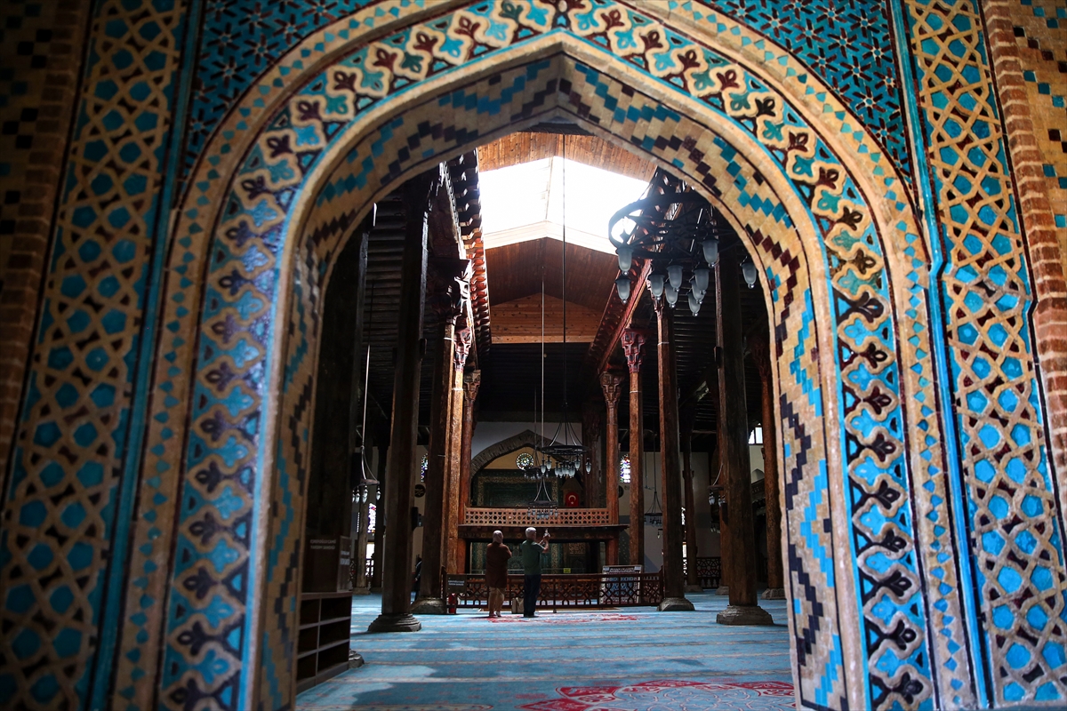 icinde-zamanin-durdugu-camii-konyalilarin-gururu-oldu-003.jpg