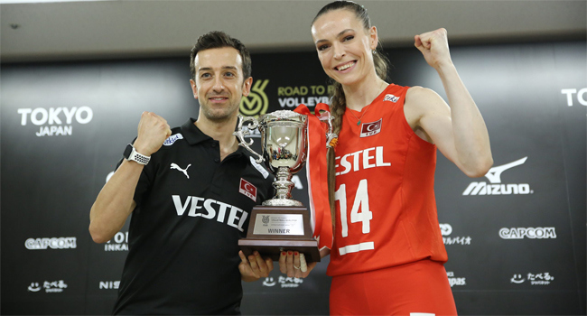 voleybolda-tarihi-basari-3-kupa-1-olimpiyat-bileti.jpg