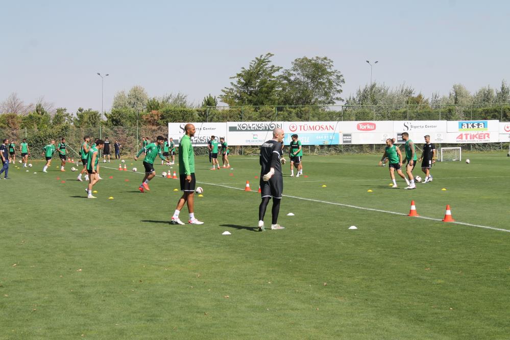 konyaspor-teknik-direktoru-stanojevicten-taraftara-cagri-002.jpg