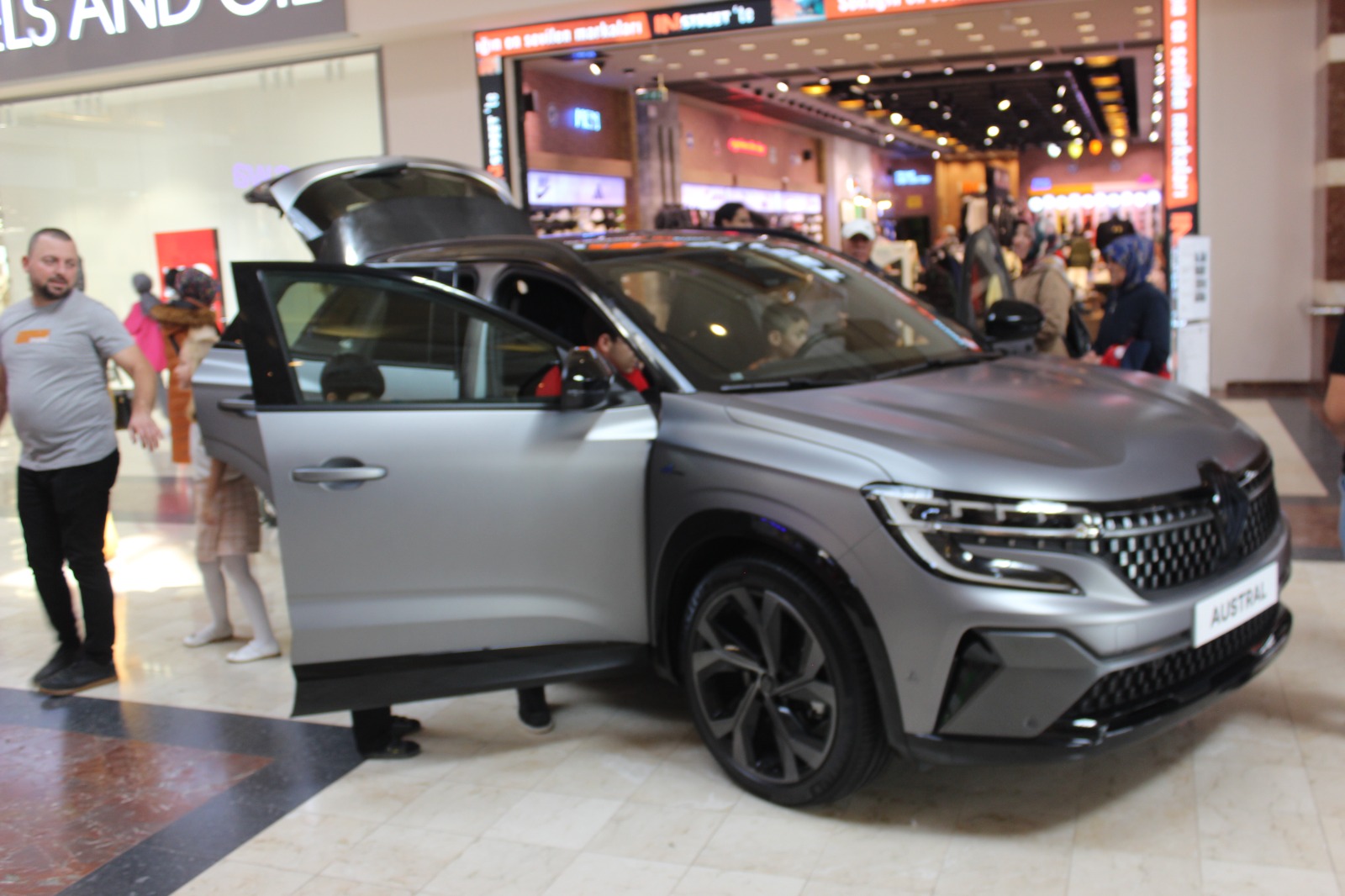celik-motorlu-araclar-konyalilarla-bulustu-001.jpg