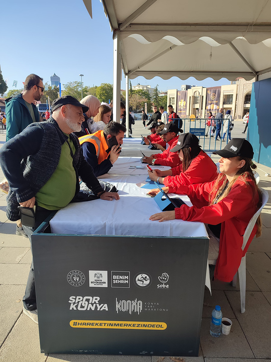 konya-yari-maratonu-icin-kit-dagitimi-basladi.jpg