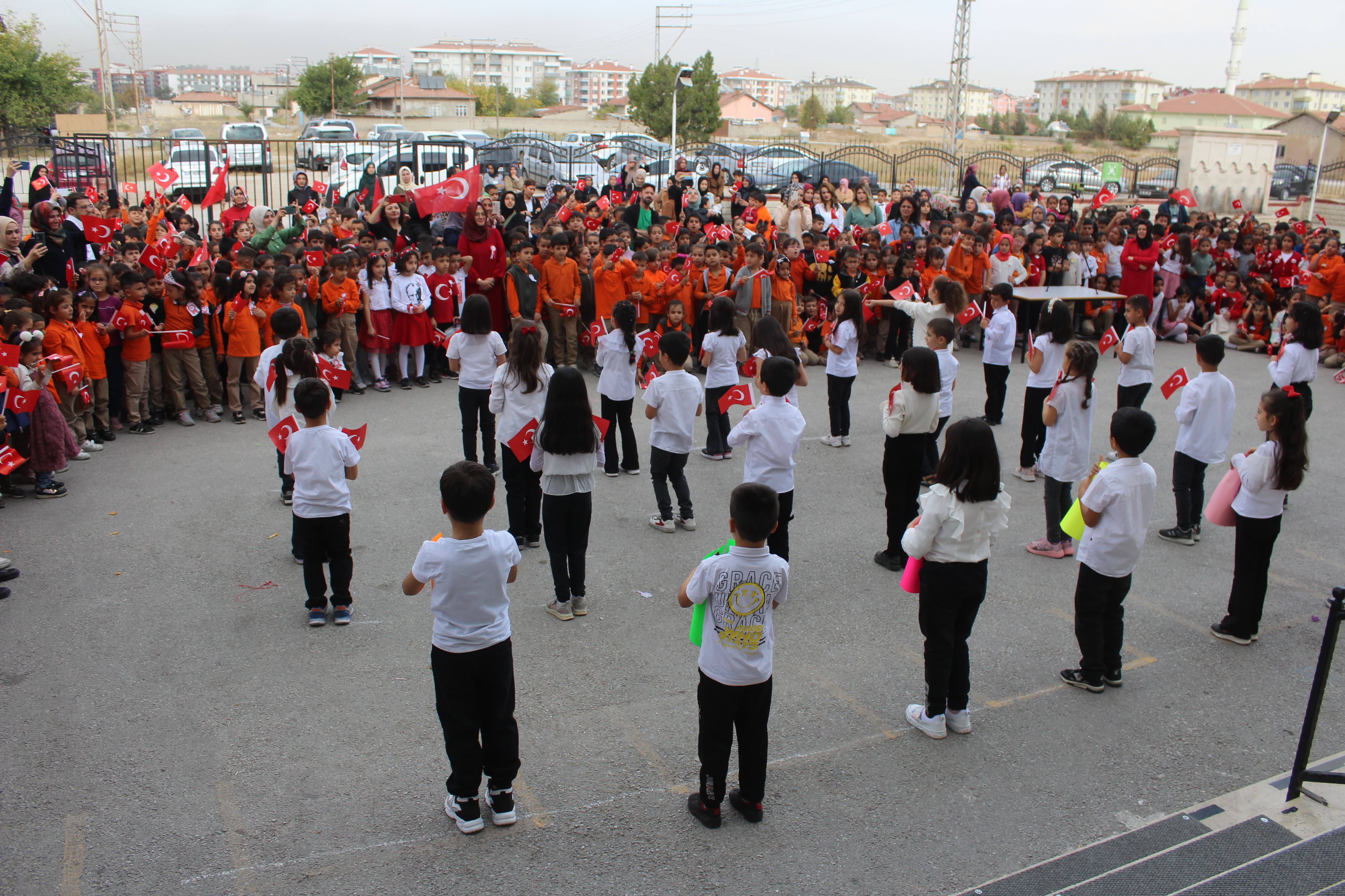 konya-kuvayi-milliye-ilkokulunda-100-yil-coskusu-003.jpeg