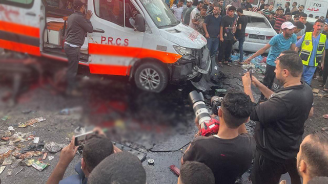 israil-yarali-sivilleri-tasiyan-ambulans-konvoyunu-vurdu.jpg