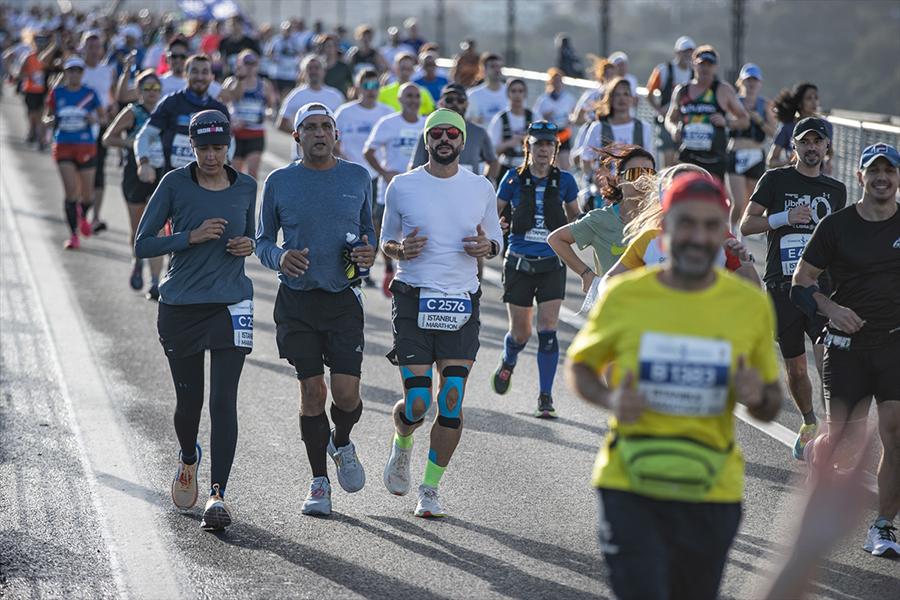 45-istanbul-maratonu-basladi-001.jpg