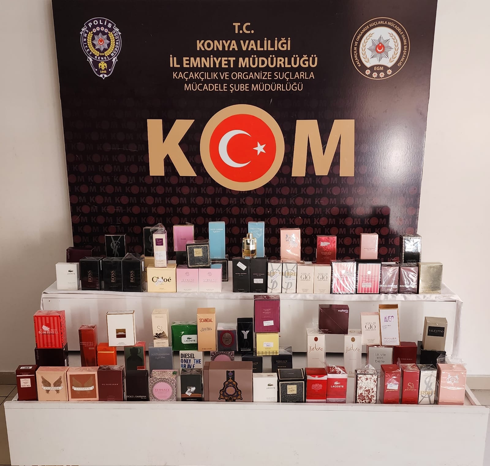 konya-polisi-aradigini-ekmeklerin-altinda-buldu-001.jpeg