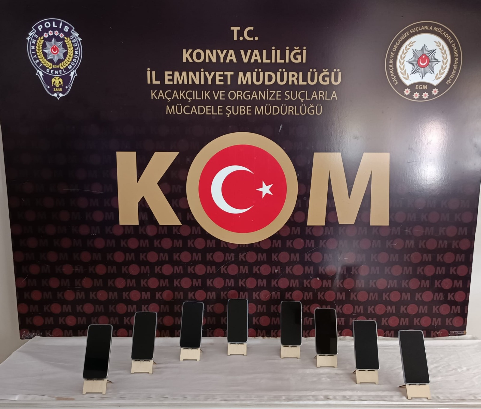 konya-polisi-aradigini-ekmeklerin-altinda-buldu-004.jpeg