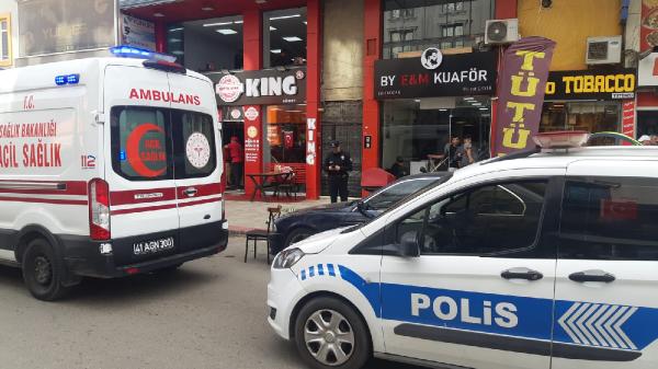 kan-donduran-vahset-eski-esini-yemek-yerken-oldurdu-002.jpg