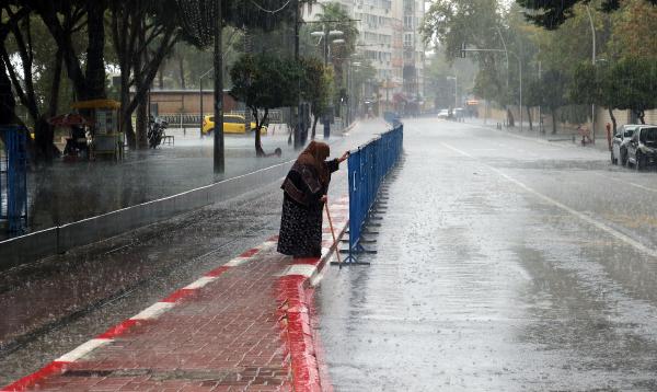 antalyada-tekne-batti-ucaklar-inis-yapamadi-003.jpg