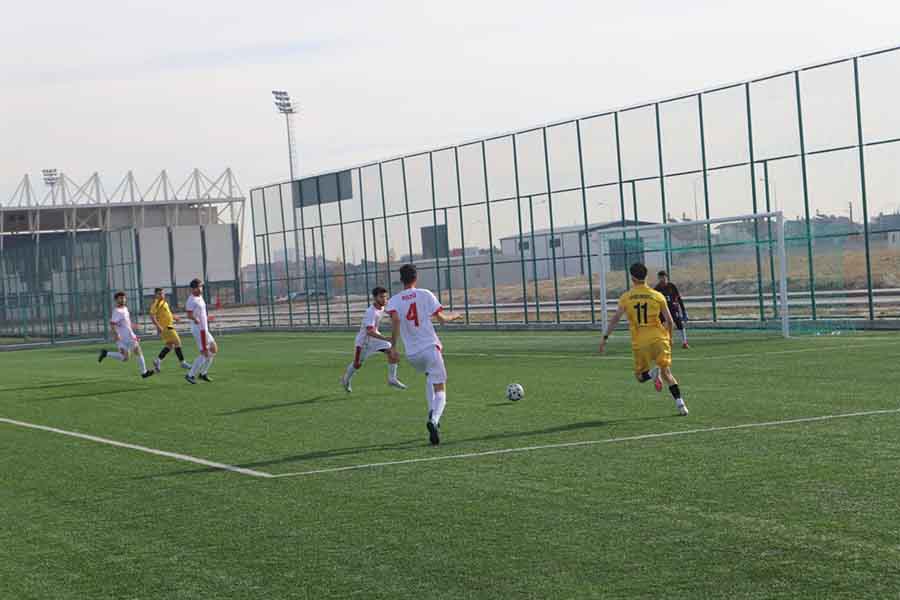 universitelerarasi-futbol-karsilasmalari-konyada-basladi-001.jpg