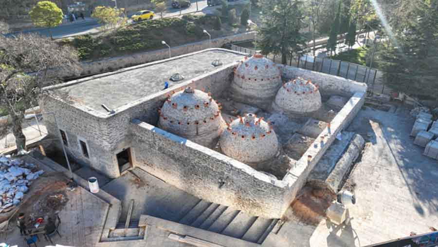 konyanin-5-bin-yillik-mahallesindeki-tarihi-hamam-yenileniyor-001.jpg