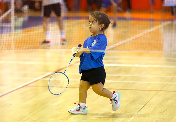 para-badmintoncu-sporcular-raketlerini-milli-forma-icin-salliyor-001.jpg