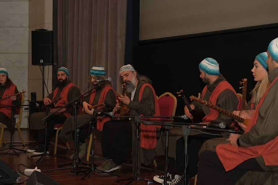 tasavvuf-muziginin-ustatlari-konyada-eserlerini-icra-ediyor.jpeg