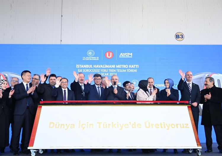 ilk-surucusuz-yerli-tren-seti-teslim-edildi-001.jpg