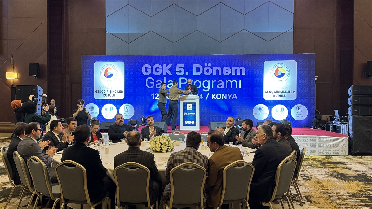 tobb-konya-il-genc-girisimciler-kurulu-5-donem-gala-programi-yapildi.jpg