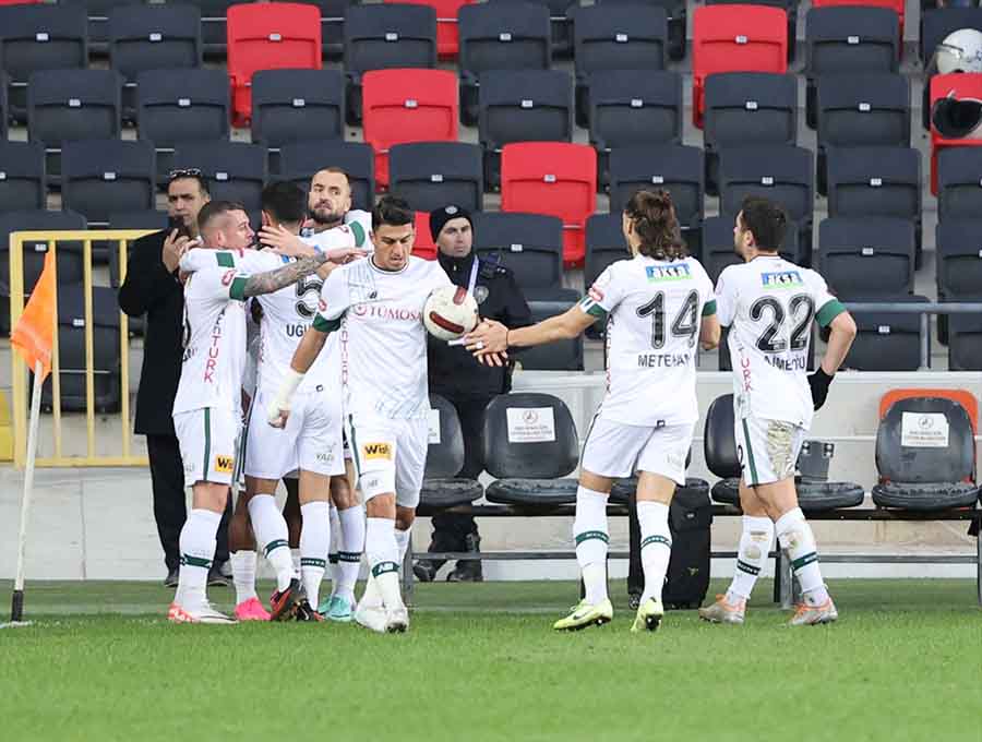 konyaspor-ne-icerde-ne-disarda-kazanabiliyor.jpg