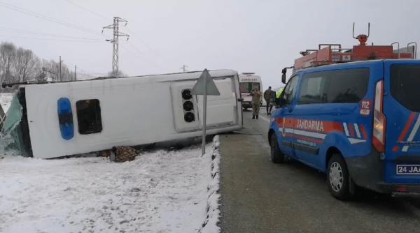 askerleri-tasiyan-midibus-ile-hafif-ticari-arac-carpisti-1-olu-9-yarali.jpg