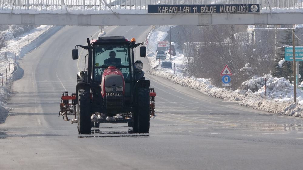 nakliyecilerin-istedigi-parayi-fazla-bulunca-traktorle-3-gun-yol-gitti-001.jpg