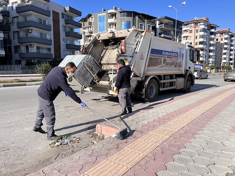 baskan-pekyatirmaci-konya-adina-depremin-ilk-gununden-itibaren-hataydaydik-003.jpg