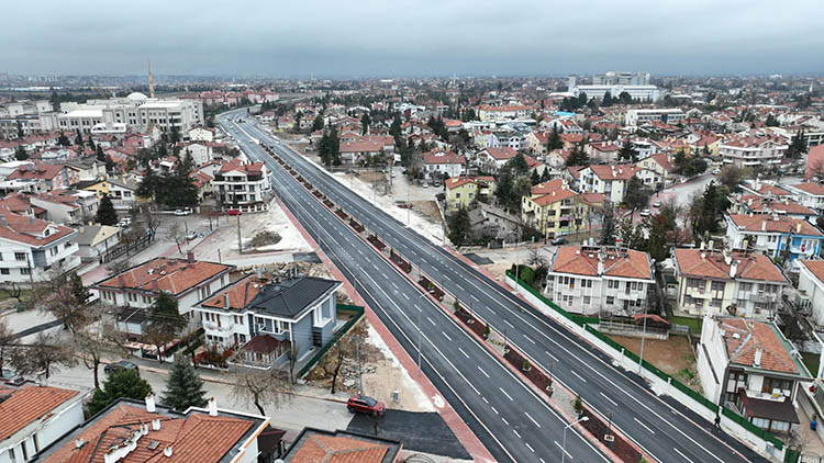 konyadaki-bu-cadde-trafigi-rahatlatacak-bir-etabi-daha-trafige-acildi.jpg