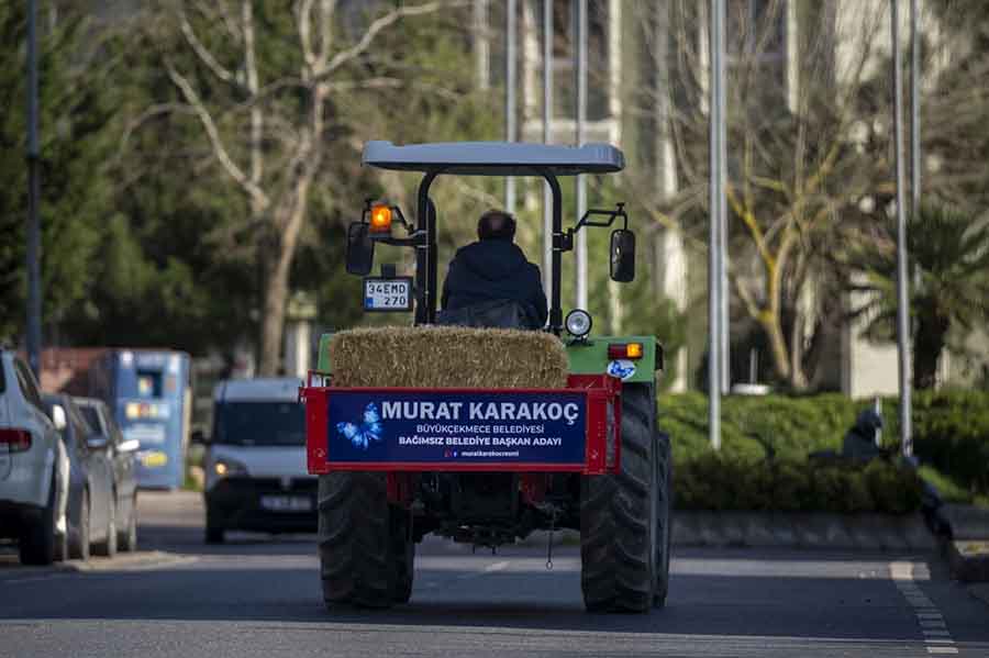 baskan-adayinin-secim-calismalari-icin-kullandigi-yontem-gorenleri-hayrete-dusurdu-002.jpg