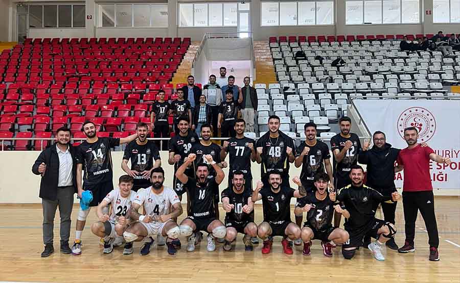 konya-ekibi-voleybolda-1-lige-yukseldi.jpg