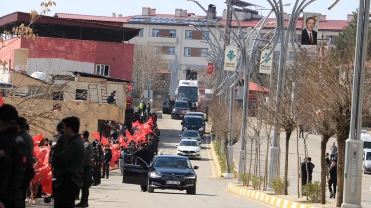 cumhurbaskani-erdoganin-koruma-ekibi-kaza-gecirdi-1-polis-sehit-oldu-3-kisi-yaralandi.jpg