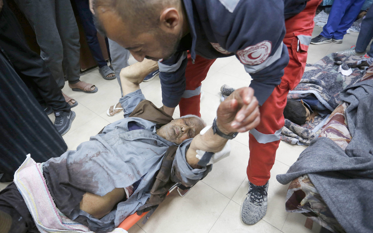 israil-ordusunun-gazze-seridindeki-sifa-hastanesine-duzenledigi-baskinda-su-ana-kadar-170ten-fazla-filistinlinin-hayatini-kaybettigi-bildirildi.jpg