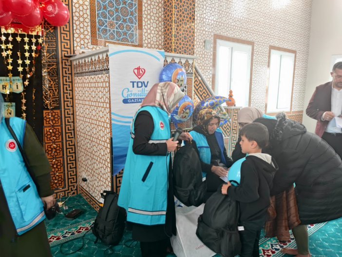 konyadan-depremzede-500-yetim-cocuga-bayram-hediyesi-001.jpg