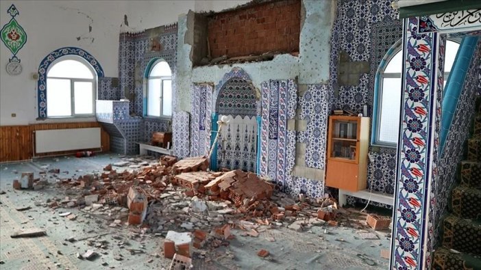 sulusaray-depreminde-camiler-ve-kerpic-yapilar-hasar-gordu-002.webp
