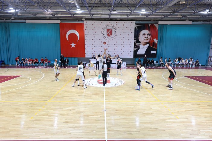 konya-buyuksehir-belediyespor-basketbol-takimi-finale-cok-yakin-001.jpg