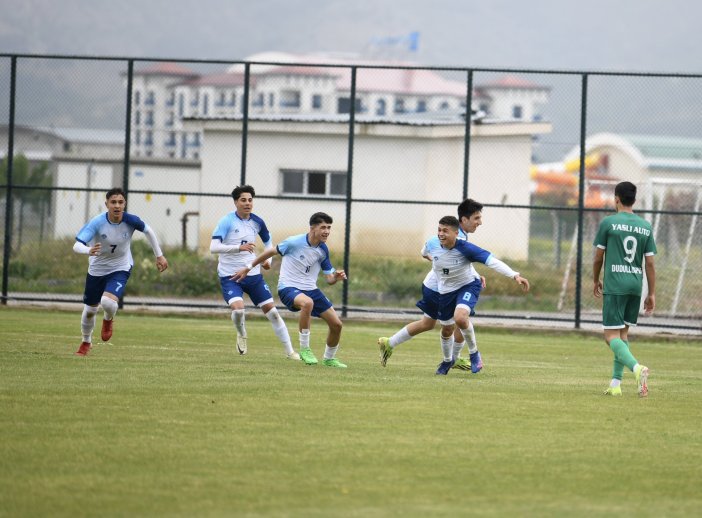 selcuklu-belediyespor-sampiyonluga-yuruyor.jpg