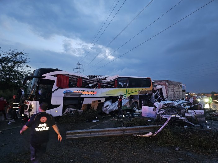 katliam-gibi-kazada-otobus-soforunun-ifadesi-ortaya-cikti.jpg