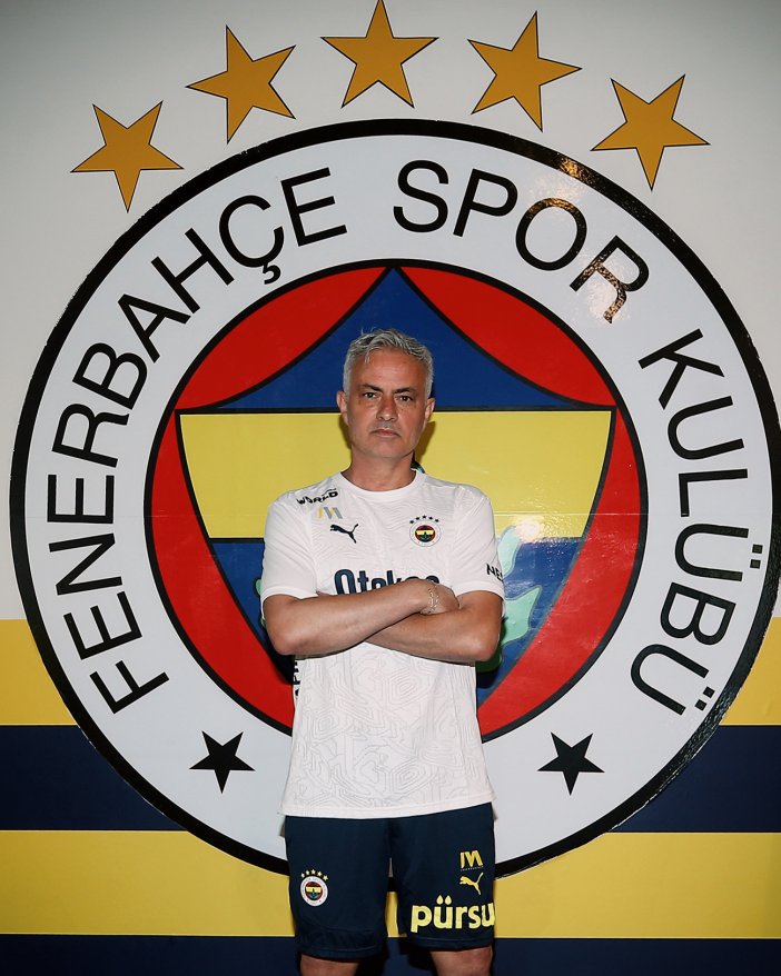 fenerbahcede-mourinhonun-yardimcilari-belli-oldu.jpg