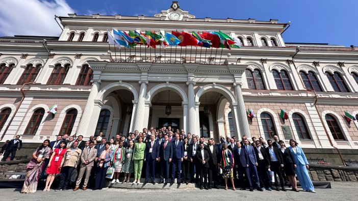 birlesmis-kentler-ve-yerel-yonetimler-dunya-teskilati-ve-konya-buyuksehir-belediye-baskani-ugur-ibrahim-altay-brics-sehirler-ve-belediyeler-birligi-kurulus-toplantisina-katildi-altay-israilin-filistindeki-zulmune-dikkat-cekti-003.jpg