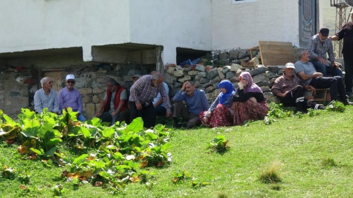 yayla-evi-kundaklandi-ayni-aileden-3-kisi-yanarak-oldu-002.jpg