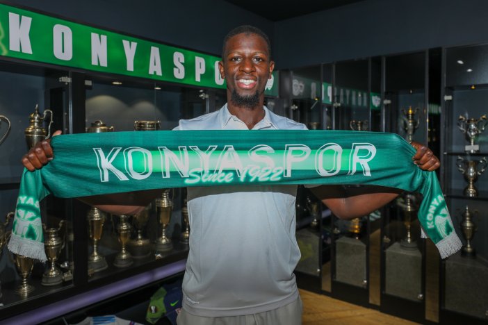 konyaspor-hamidou-keytayi-renklerine-bagladi-002.png