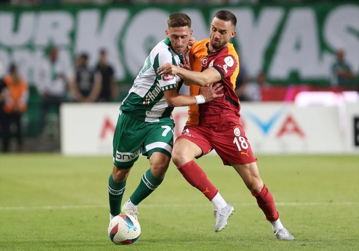 konyaspor-taraftarindan-tffye-mac-saati-tepkisi-004.jpg