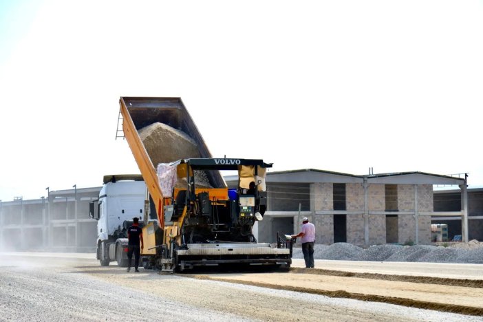 turkiyede-ulasim-altyapisi-gucleniyor-yollar-daha-da-konforlu-hale-getiriliyor-aksarayda-konya-adana-yeni-baglanti-yolu-projesi-hizla-suruyor-proje-sehirlerarasi-ulasimda-onemli-bir-rahatlama-saglayacak-001.jpg