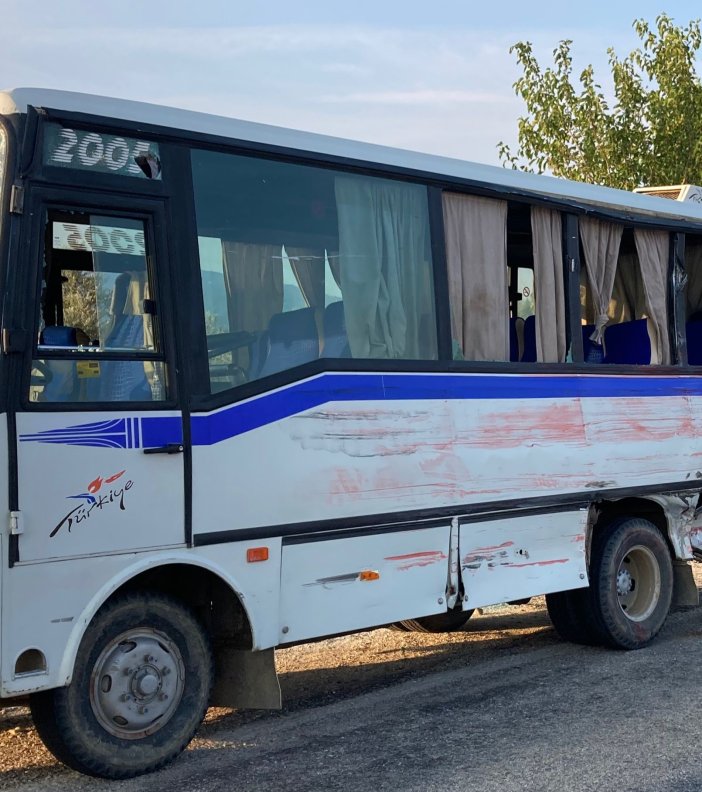 tarim-iscilerini-tasiyan-midibus-kaza-yapti-1-olu-5-yarali.jpg